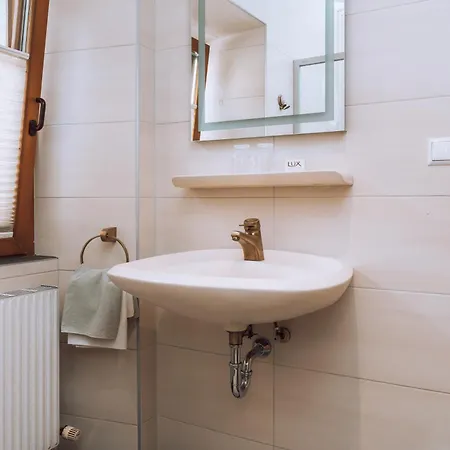 Dorfwirt 宾馆 Irschen